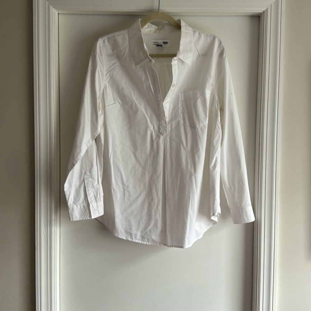 Old Navy maternity blouse